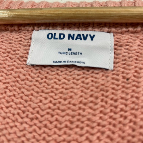 Women’s Old navy sweater - Picture 2 of 3